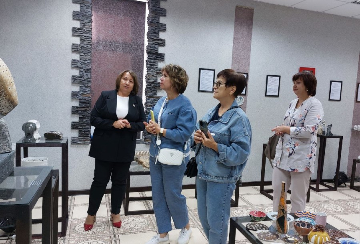 Делегация из Шимска посетила Березинский районный центр ремёсел