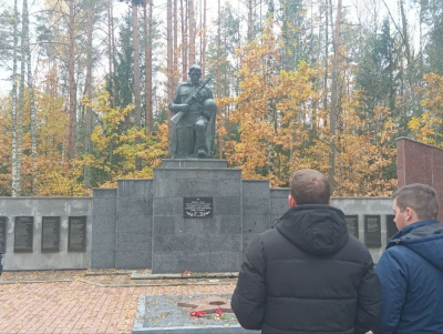 Участковые Березинского РОВД посетили мемориальный комплекс партизанской славы Усакино