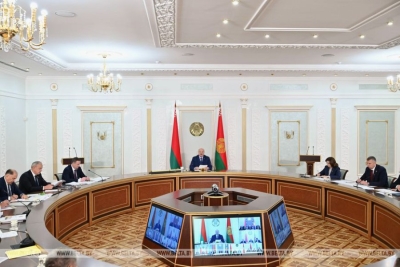 Лукашенко указал на факты "крышевания" расхитителей топлива со стороны правоохранителей