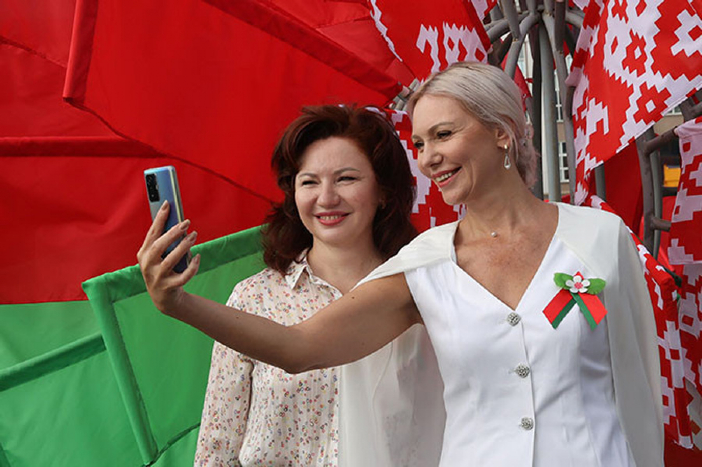 Поддержка растет. Данные социсследования о доверии Президенту и правительству, силовикам и церкви