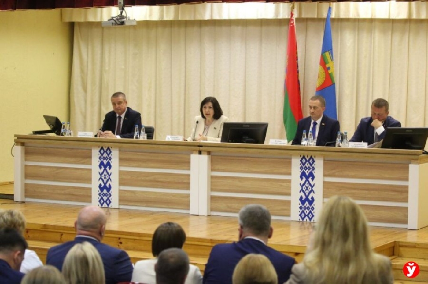 Арендное жилье с правом выкупа и колледжи: закрепление кадров на селе обсудили в пристоличье