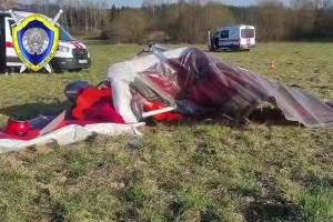 Два человека погибли при падении мотодельтаплана в Минском районе
