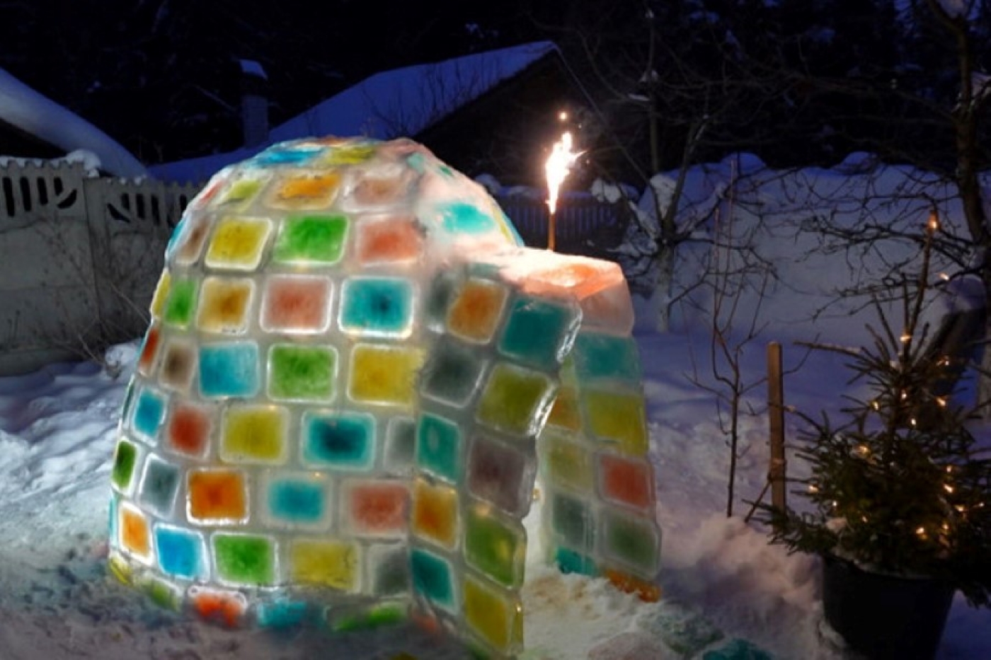 Зимняя сказка. Белоруска построила для дочери настоящий ледяной домик