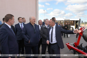 Президент: не надо рвать когти ради 11 млн тонн зерна, важно еще заготовить качественные корма