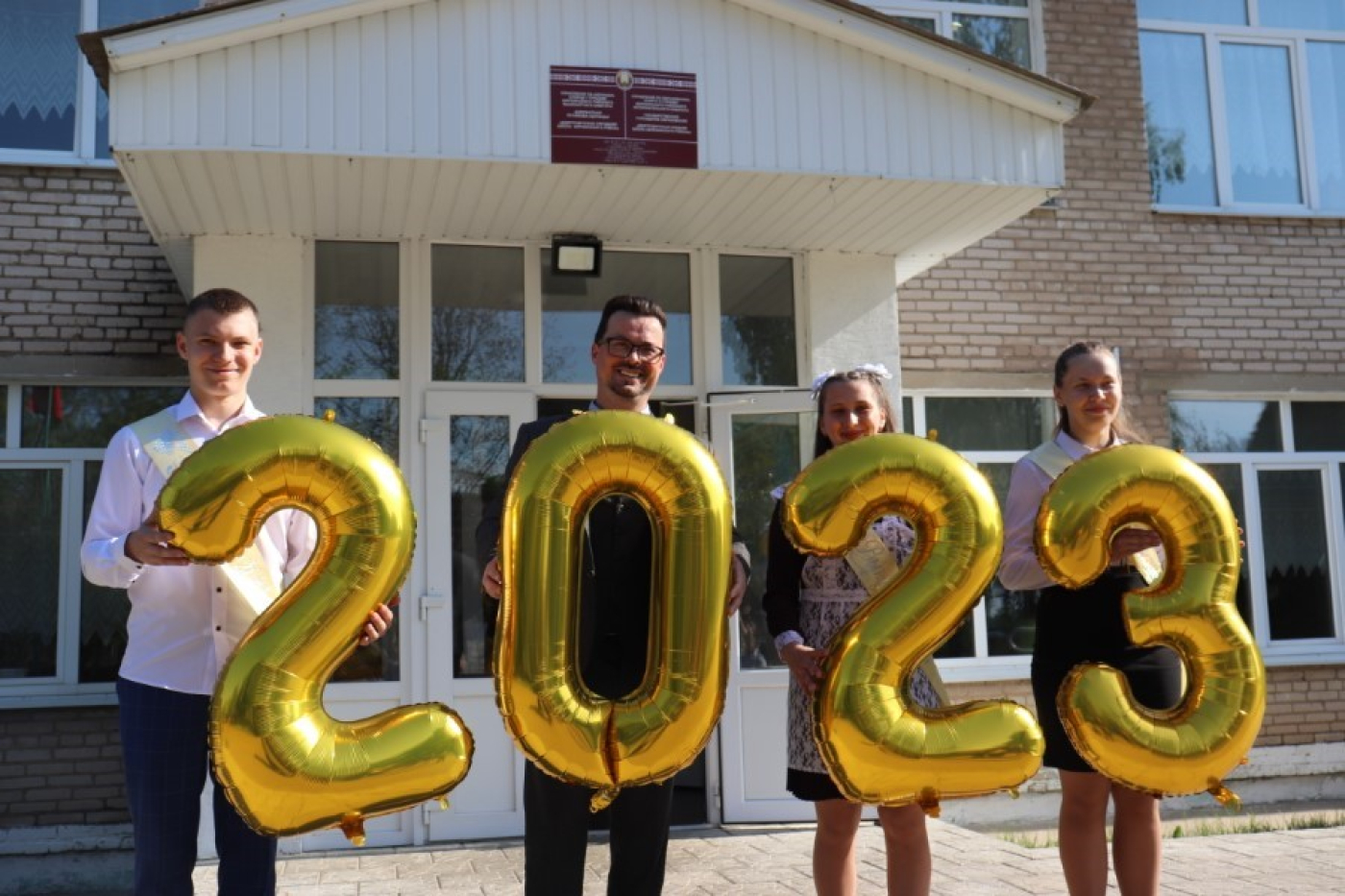 Наперадзе толькі выпускны баль!