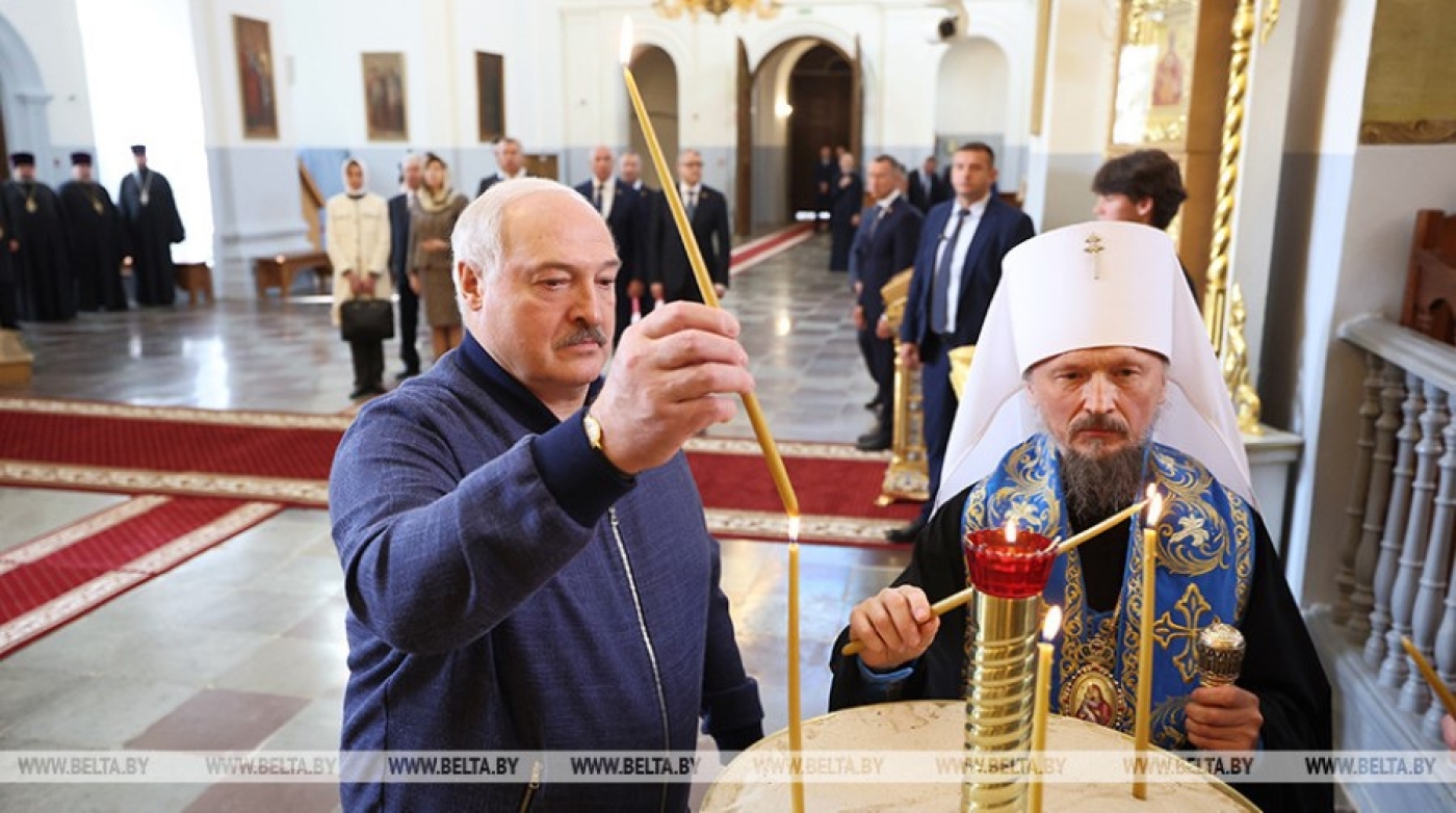 Лукашенко зажег свечу перед Жировичской иконой Божией Матери