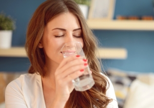 Как приучить себя пить больше воды: полезные советы