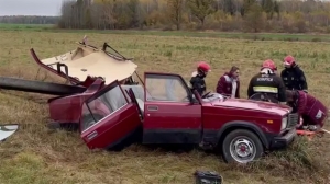 Легковушка врезалась в опору ЛЭП в Червенском районе. Спасатели деблокировали водителя