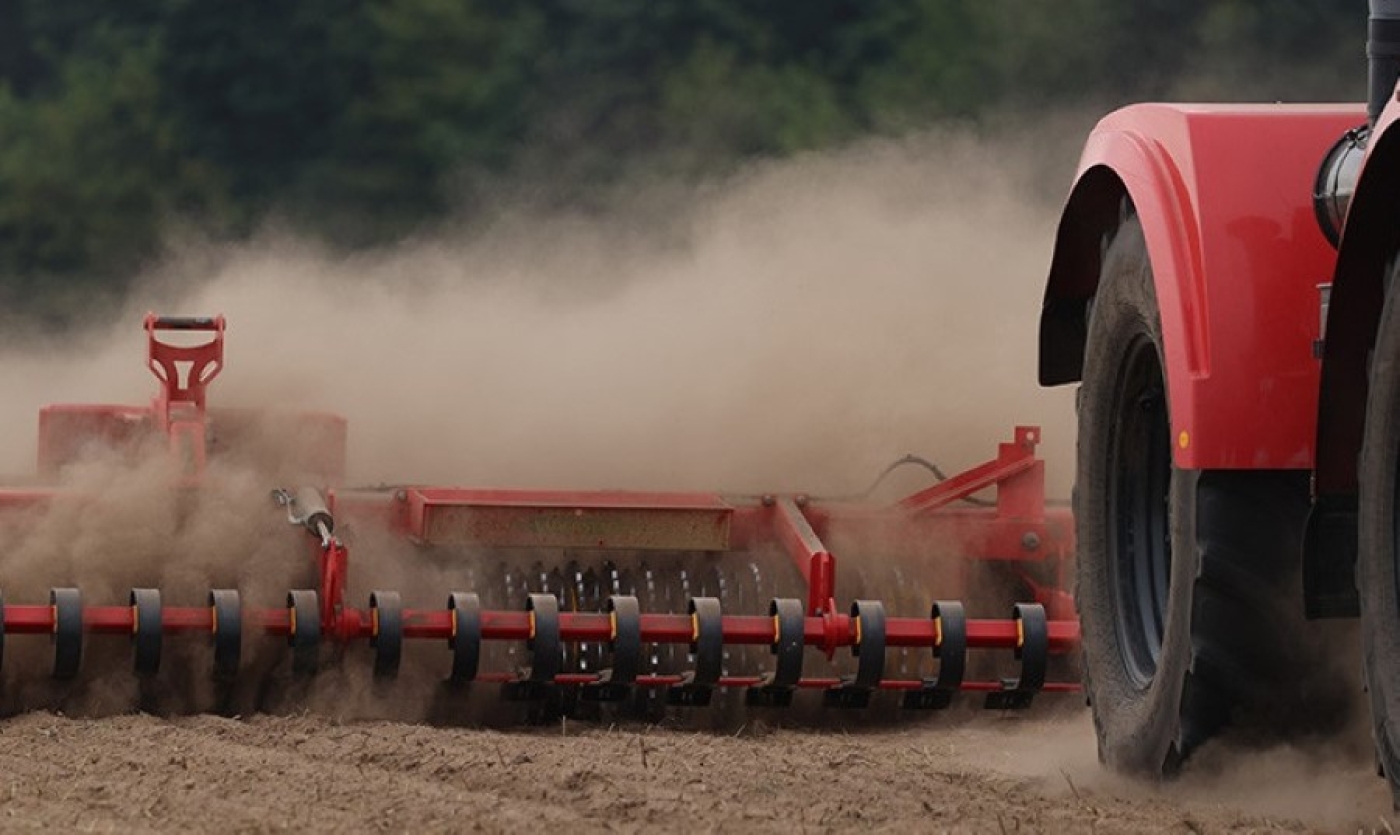 "Надо поставить жестко вопрос". Лукашенко о подготовке техники к весенним полевым работам