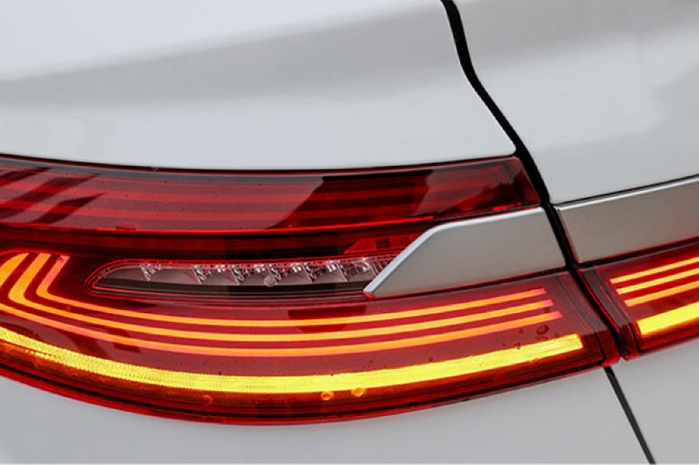 Как теперь действуют льготы на ввоз электромобилей в Беларусь, разъяснили в ГТК