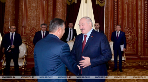 Лукашенко: в Беларуси полны решимости активизироваться в торговле с Таджикистаном