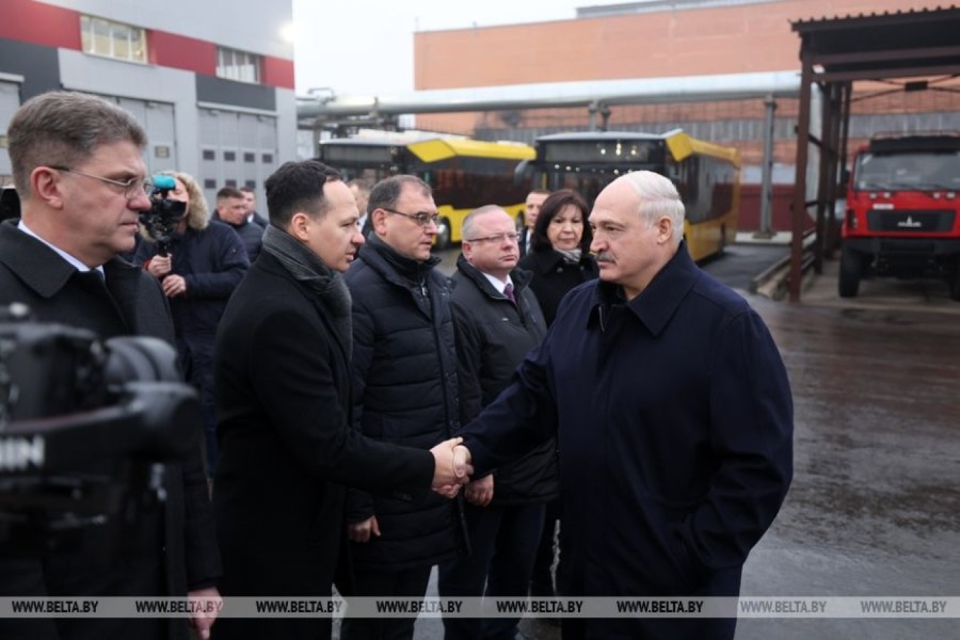 Лукашенко требует развивать в Беларуси производство автомобильных электродвигателей