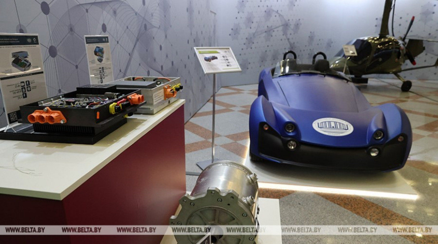 Белорусские ученые разработали уникальный натрий-графеновый накопитель энергии для электротранспорта