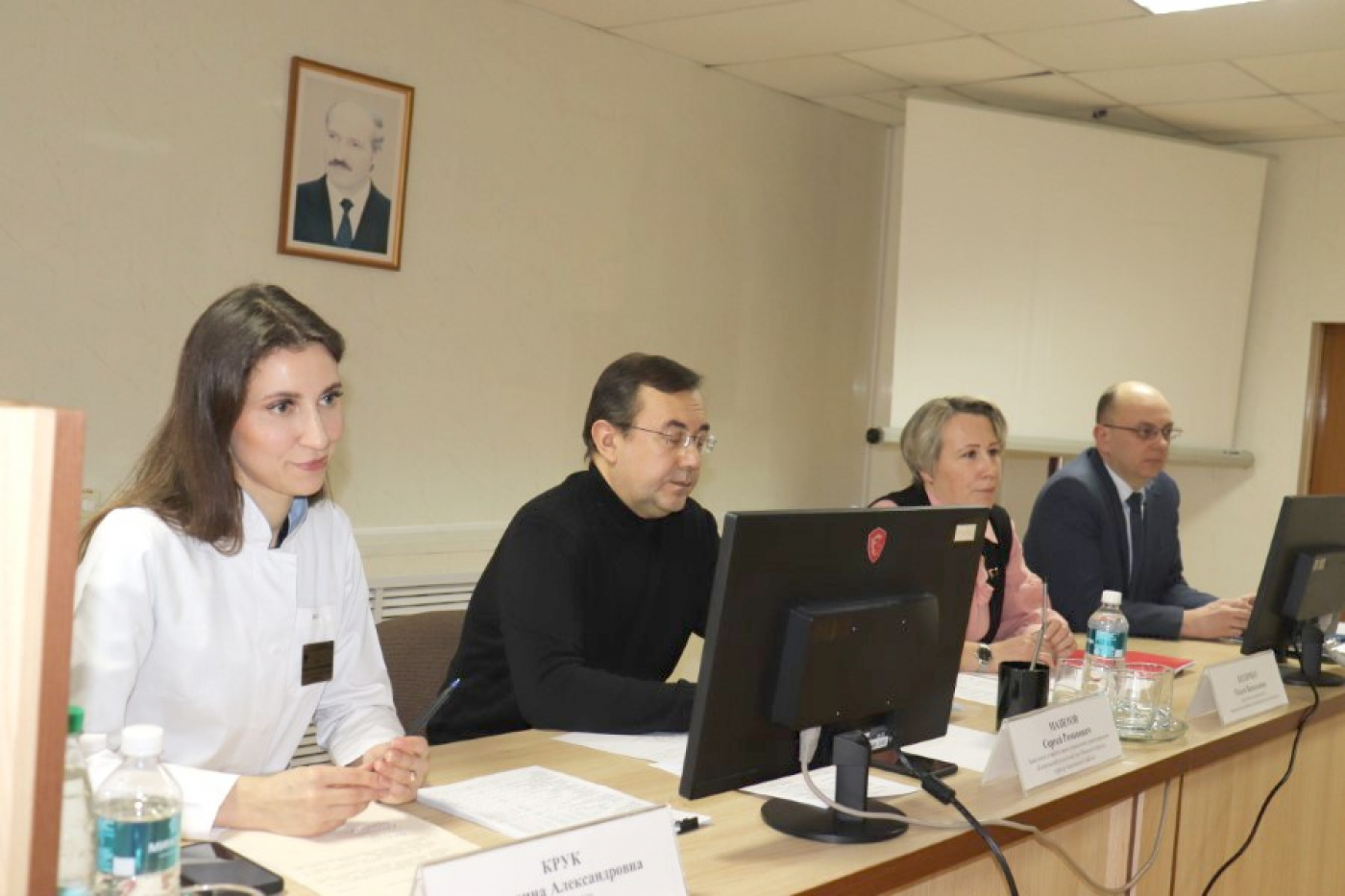 Супрацоўнікаў Бярэзінскай ЦРБ паклікаў выніковы медсавет