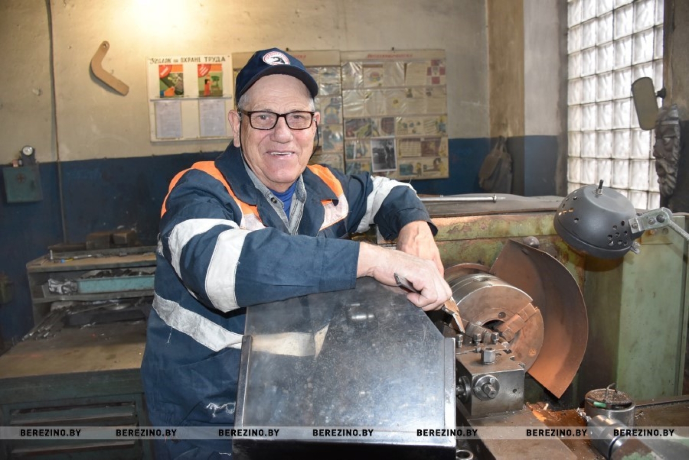 Мастеру токарных дел скоро 70!