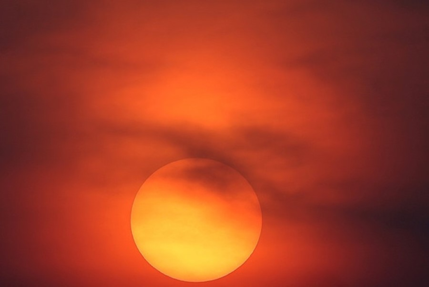 На Солнце произошла двойная сильная вспышка