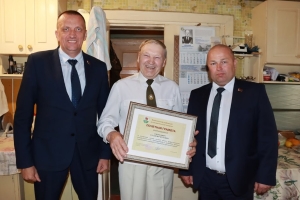 Не стареют душой офицеры!