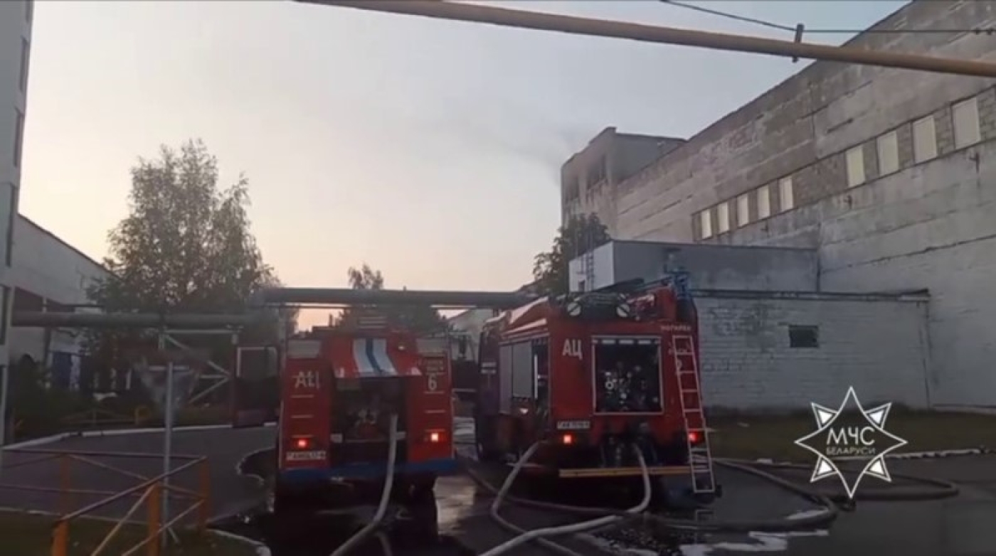 Спасатели потушили пожар на территории завода "Могилевтрансмаш"