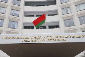 Как правильно организовать работы на открытом воздухе в морозы, рассказали в Минтруда