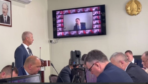 На рабочем совещании в облисполкоме губернатор Александр Турчин представил нового заместителя председателя Миноблисполкома Виктора Рагусского