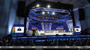 Лукашенко: в Беларуси не отделяют власть от народа