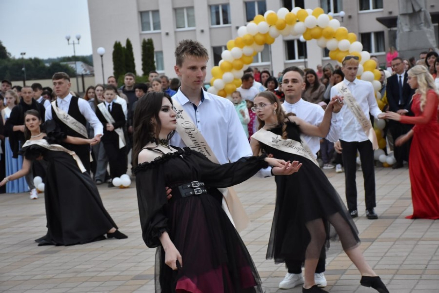 Выпускные вечера для учащихся 11-х классов пройдут сегодня в Беларуси