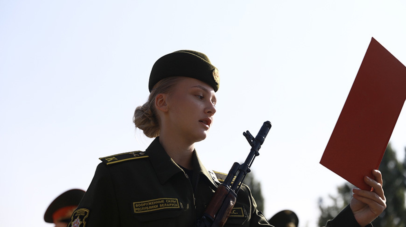 "С детства мечтал стать офицером и шел к цели". Более 500 курсантов Военной академии приняли присягу