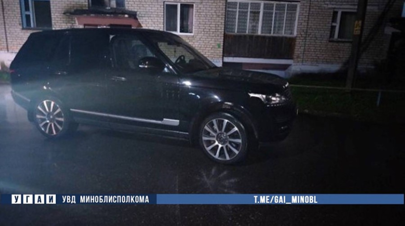 В Смолевичском районе годовалый ребенок попал под машину