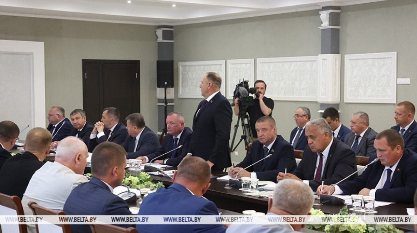 "Ты - земной человек". Лукашенко объяснил, почему Бартош переведен после министерского поста в район