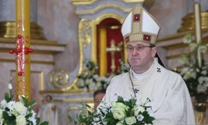 Лукашенко поздравил главу белорусских католиков с Пасхой