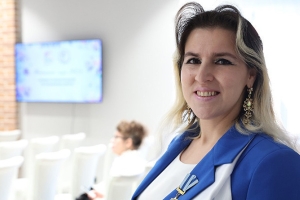 Победитель конкурса "Женщина года" о воспитании 12 детей: у меня на всех хватает любви и заботы