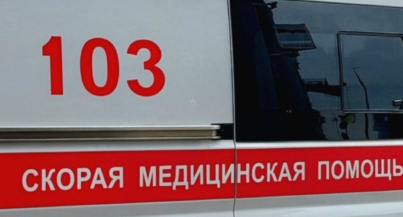 Шла по самому центру дороги. В Борисовском районе под колеса авто попала 73-летняя женщина