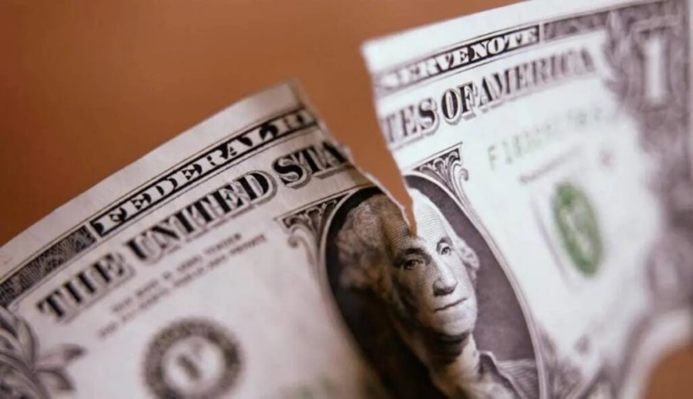 Еще один белорусский банк начал принимать поврежденную валюту