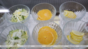 Спрос на молочные коктейли и пастилу. Как в столичной школе реализуют пилотный проект "Здоровый буфет"