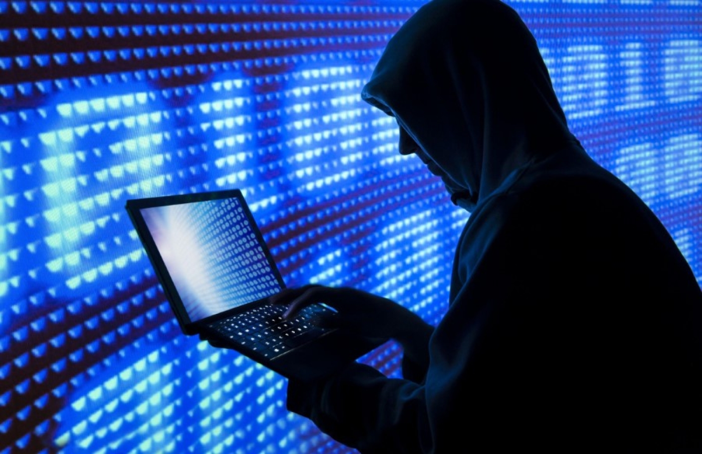Почему так сложно изобличить интернет-аферистов? Спросили у правоохранителей