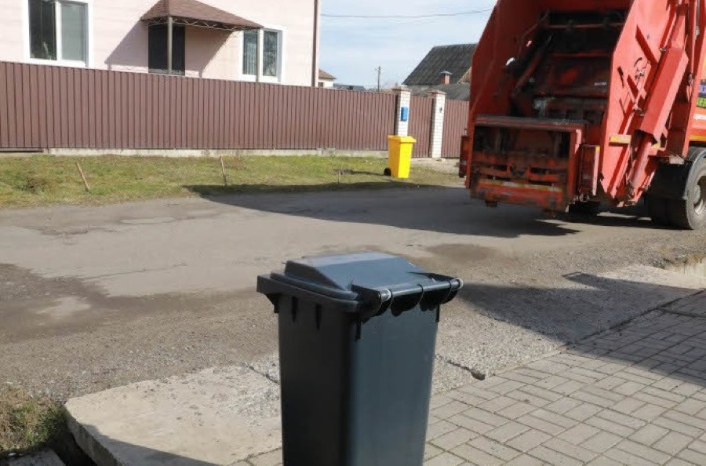 Частный сектор Минской области обеспечен 110 тыс. индивидуальных контейнеров для сбора мусора