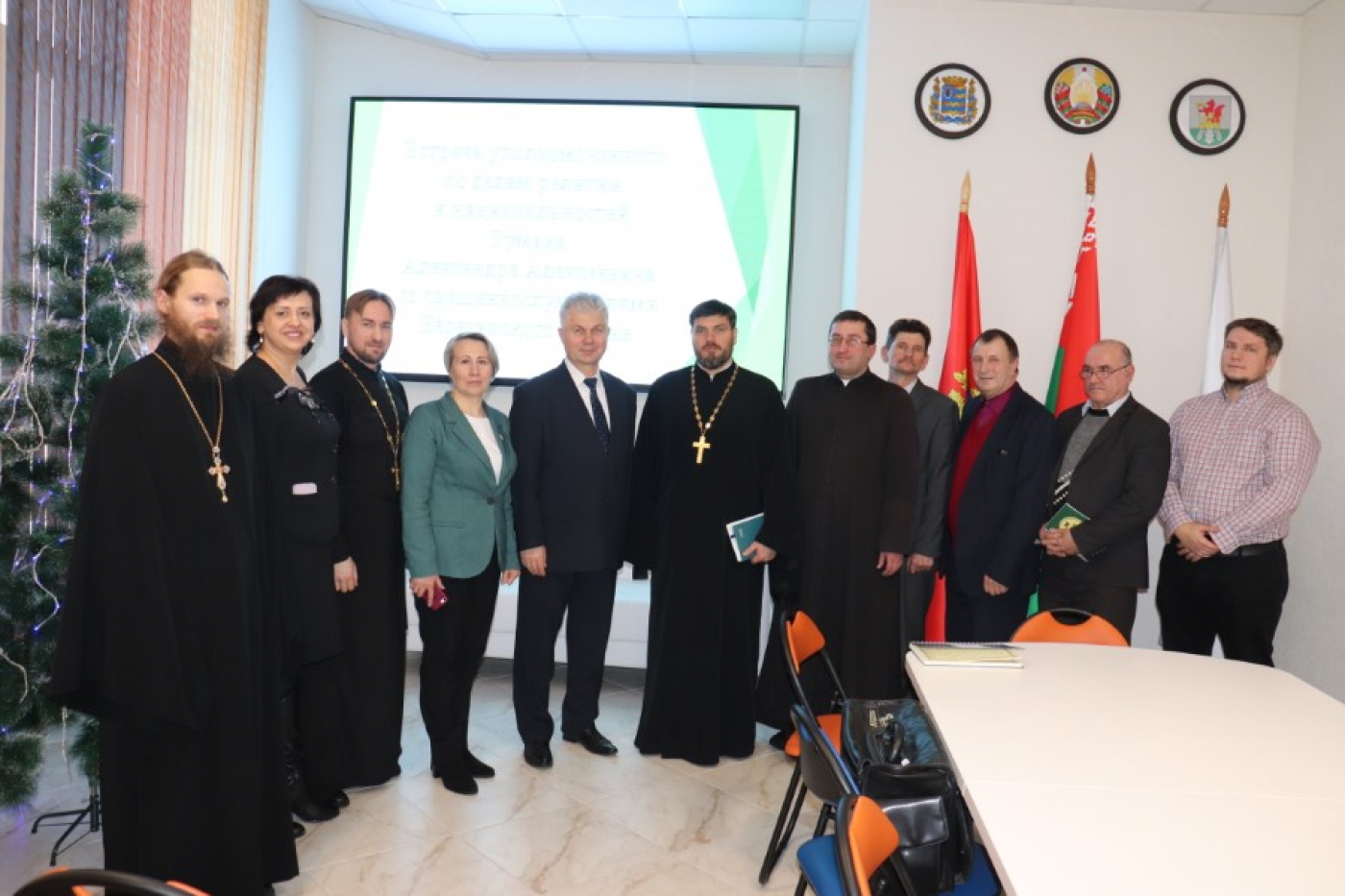 Сегодня Уполномоченный по делам религий и национальностей Александр Румак посетил Березинский район