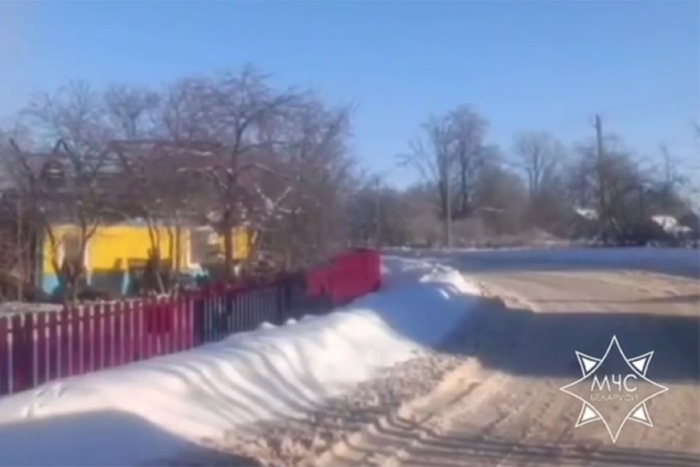 Работник МЧС в свободное от службы время спас пенсионерку при пожаре в Круглянском районе