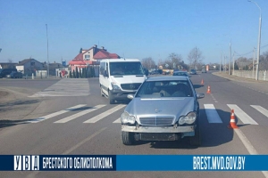 В Бресте легковушка на пешеходном переходе сбила 8-летнего мальчика