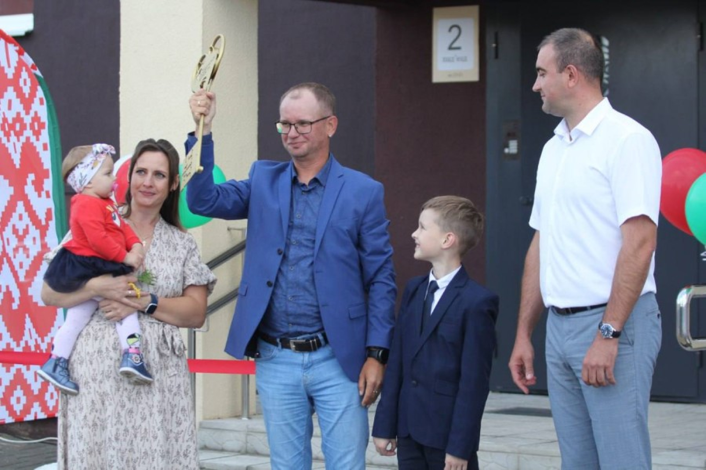 В Дзержинске медицинским работникам вручили ключи от квартир