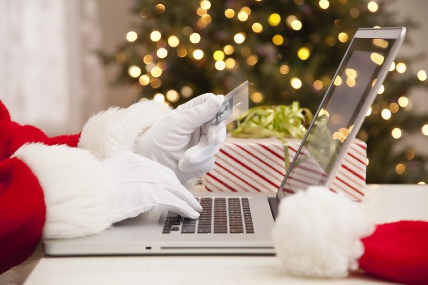 Виртуальные мошенники сменили профиль на «новогодний»