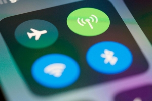 "Безлимиты никуда не исчезают". В Минсвязи развеяли мифы о новом регулировании мобильного интернета