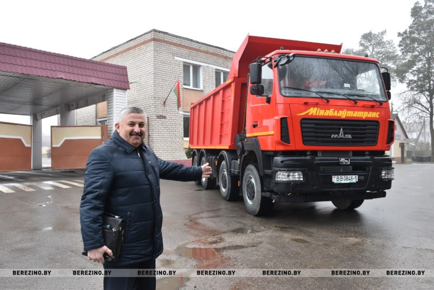 Автобусный парк №22 пополнился грузовой техникой МАЗ