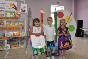 Падарункі школьнікам - ад прафсаюзаў