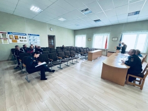 В Березинском РОВД милиционеры совместно с заинтересованными службами обсудили проблемы трудоустройства лиц, состоящих на учете в милиции.