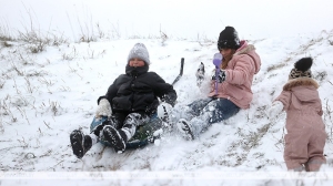 Надеть шапку и смотреть прогноз погоды. Как избежать обморожения зимой, рассказал врач