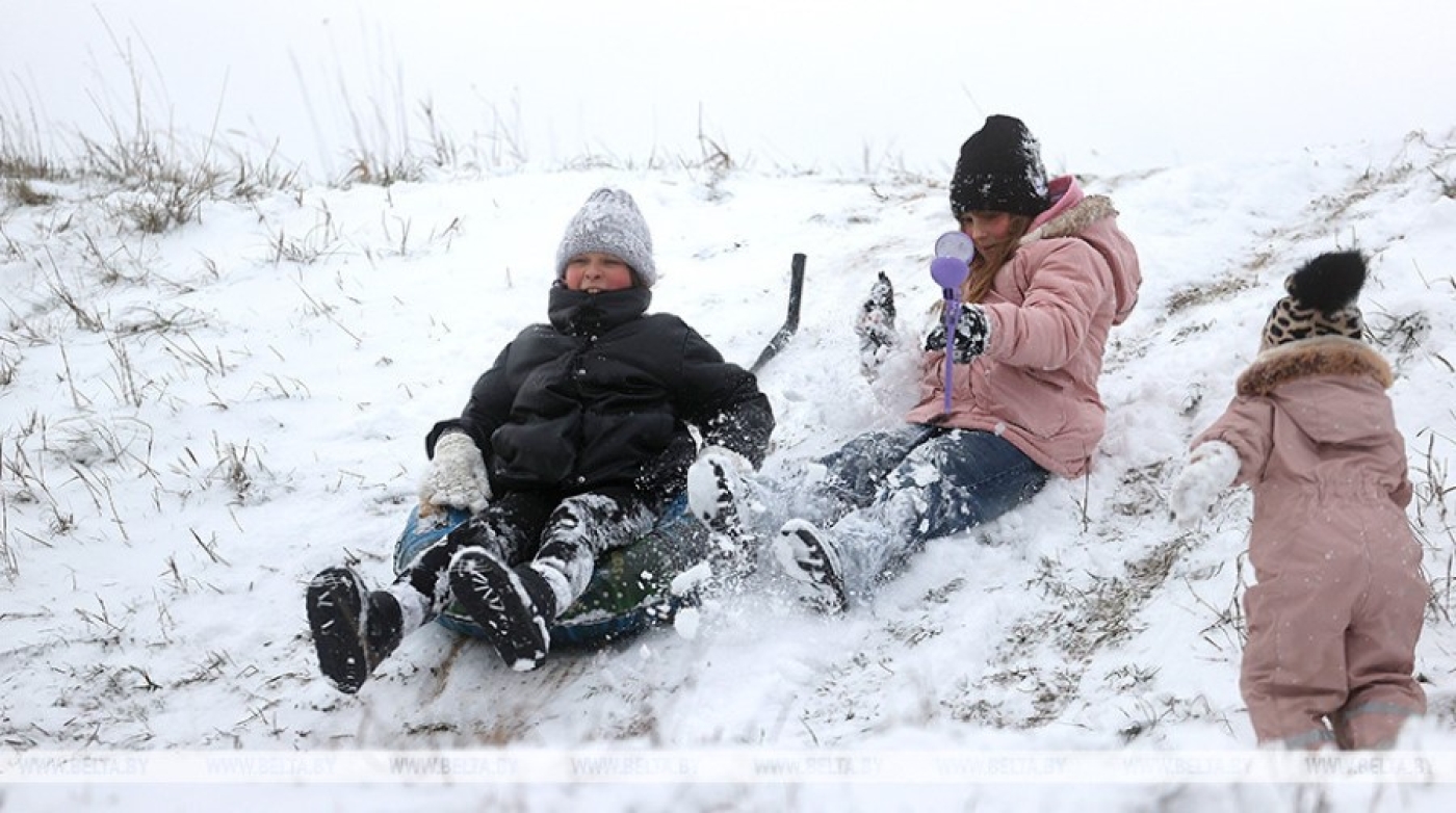 Надеть шапку и смотреть прогноз погоды. Как избежать обморожения зимой, рассказал врач