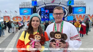 "Чистота, картошка, Президент". Участники Всемирного фестиваля молодежи поделились, что знают о Беларуси