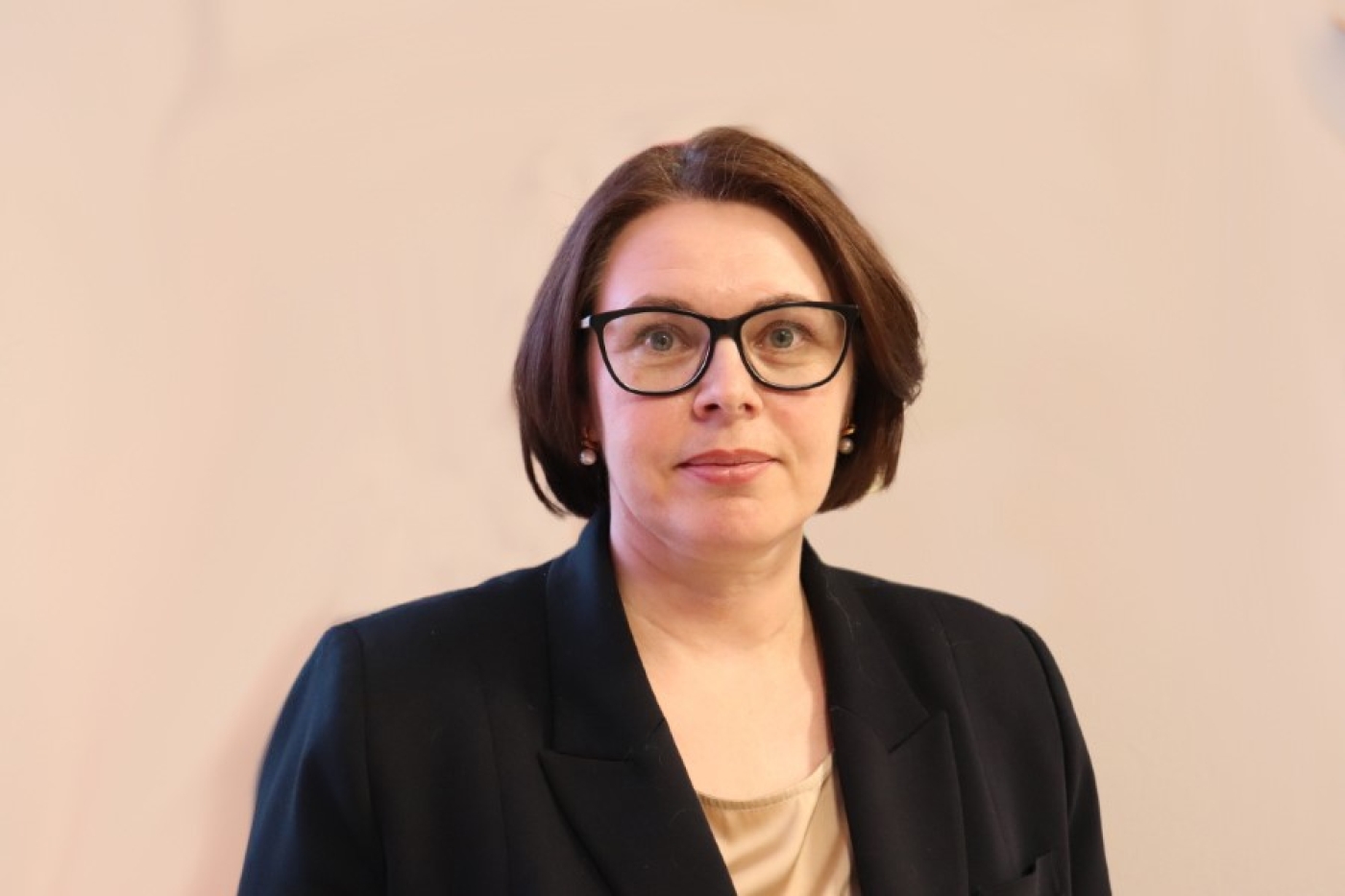 Как получать услуги социального работника пожилым людям?