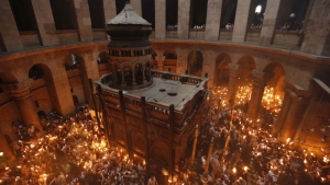 Благодатный огонь от Гроба Господня доставят в Минск утром 5 мая